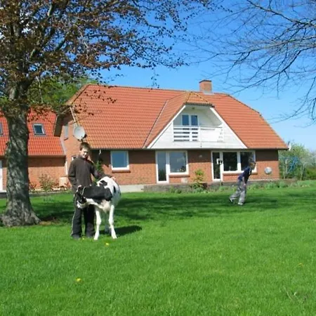 Farm stay Hveddegaard Farm Holiday